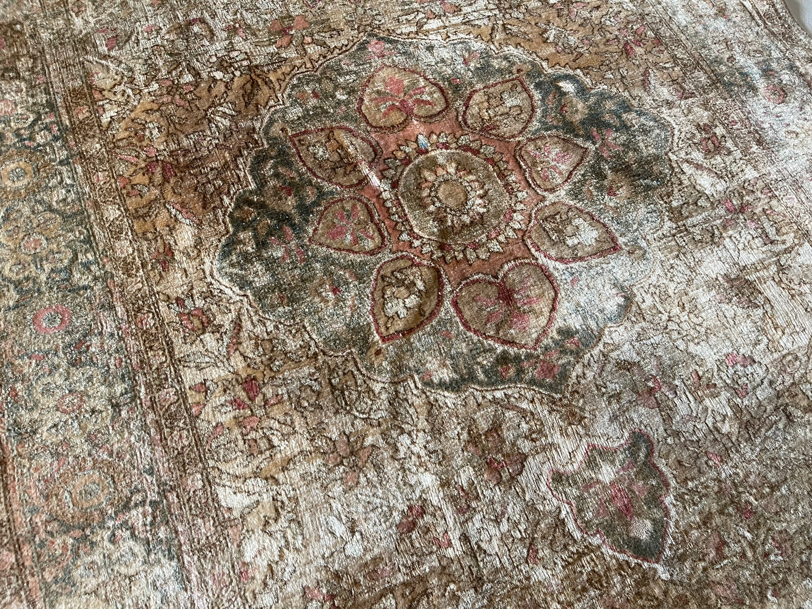 4.2' x 6.2' #2728 Sarouk Rug 