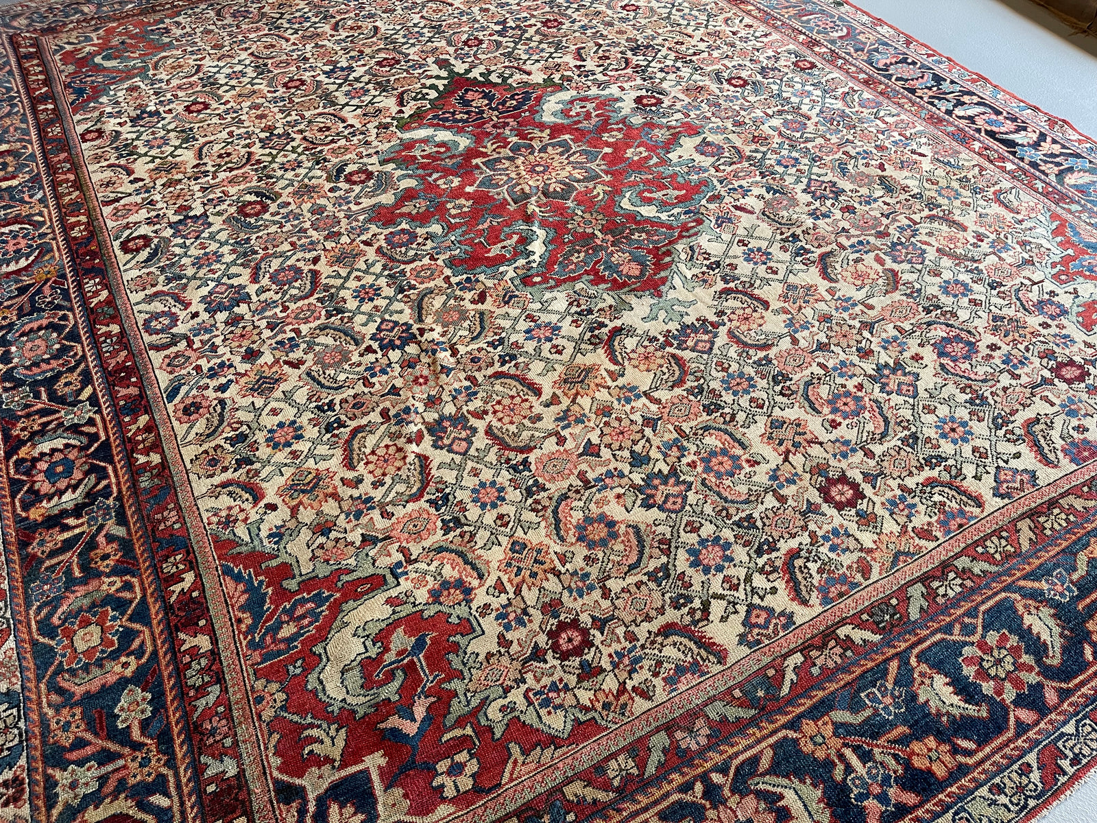10.6 x 13' #2831 Sultanabad Rug 