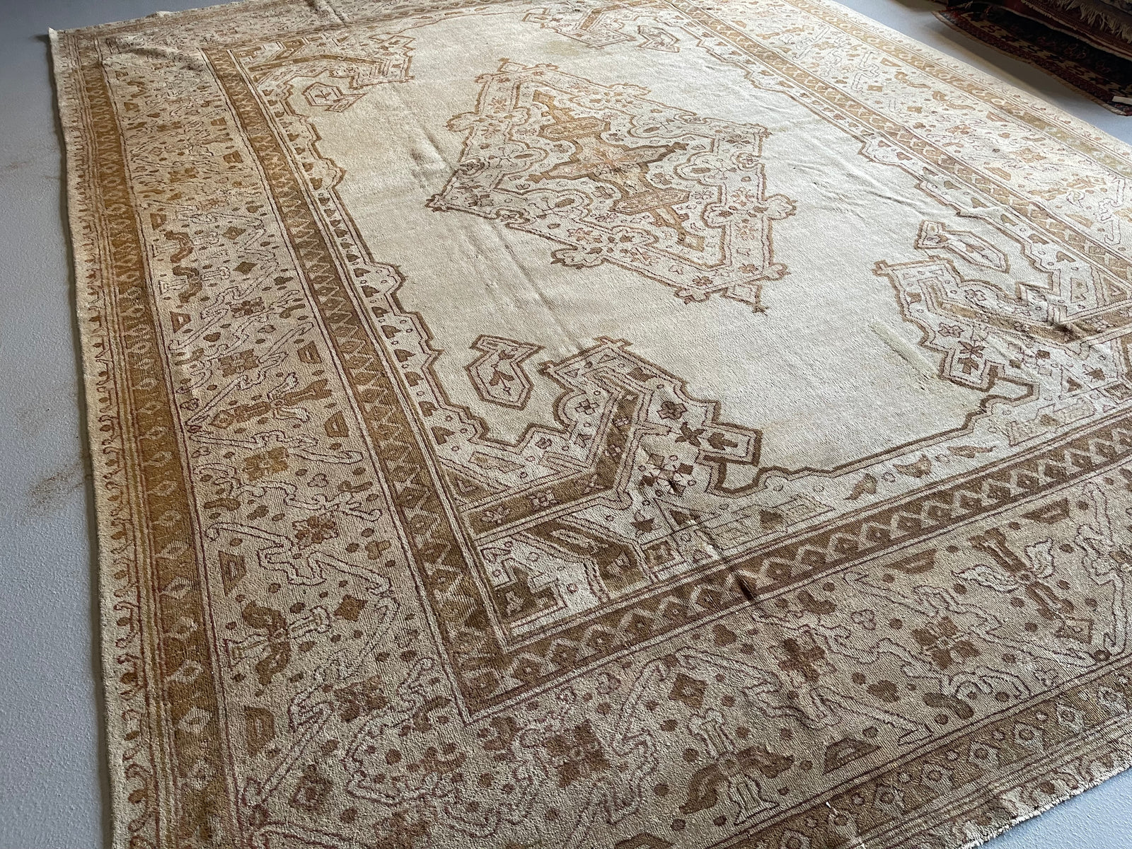 10' x 13.5' #3545-Agra 