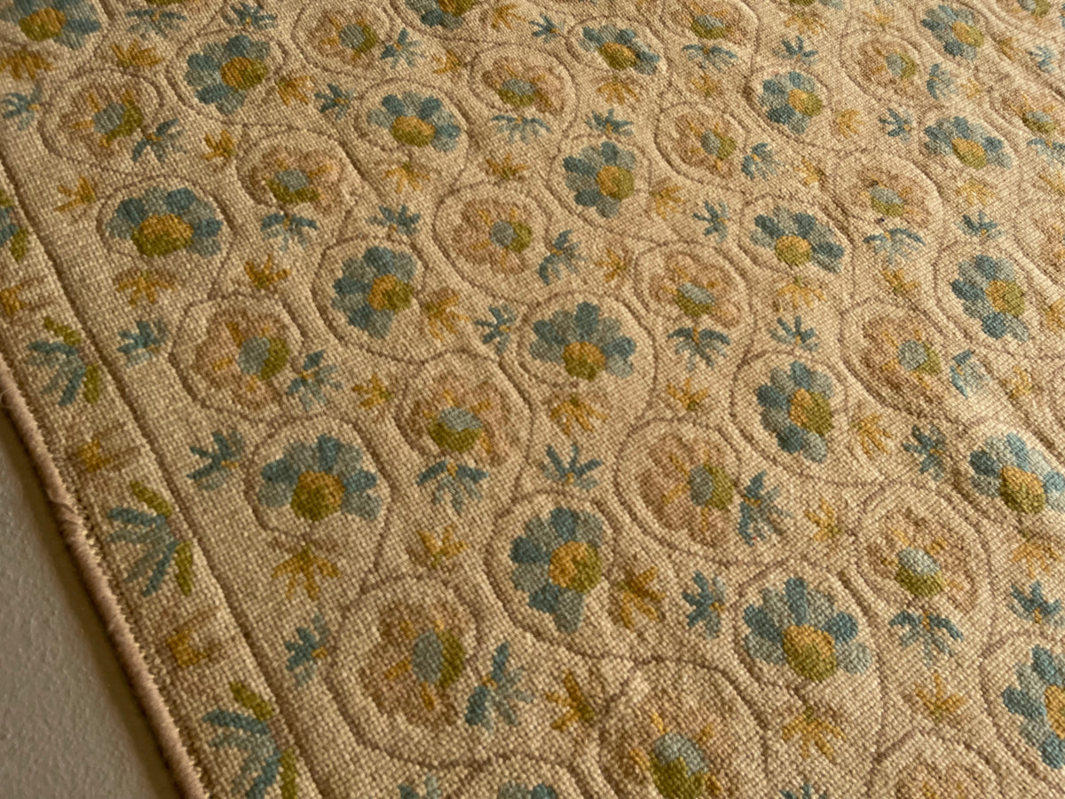 6.1&#39; x 9.3&#39; #3549-1890&#39;s Needlepoint Rug