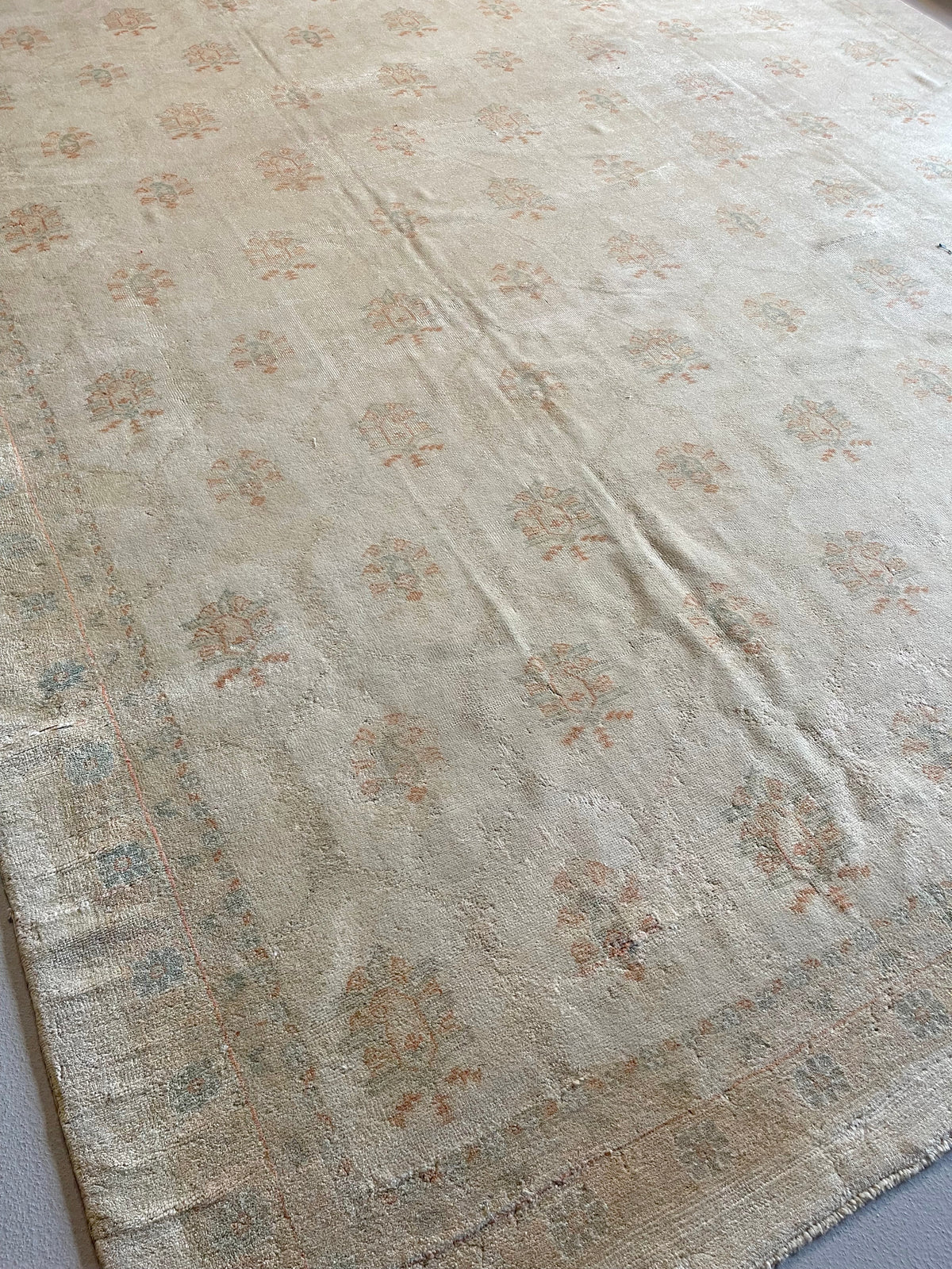 10.6&#39; x 16.7&#39; Antique Turkish #7 Oushak Rug Beige Border